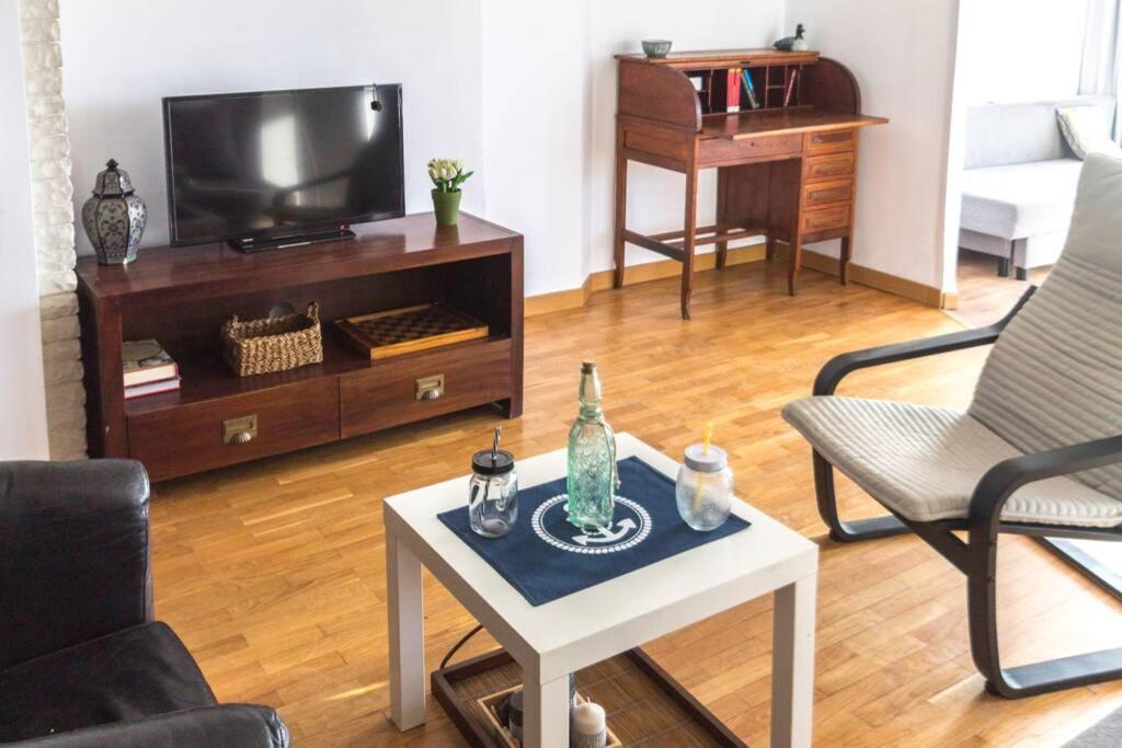 Primera linea de mar. Apartamento turístico Salou Exterior foto