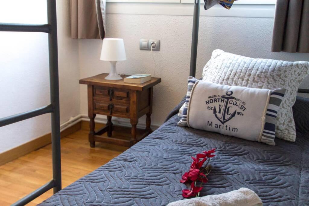 Primera linea de mar. Apartamento turístico Salou Exterior foto