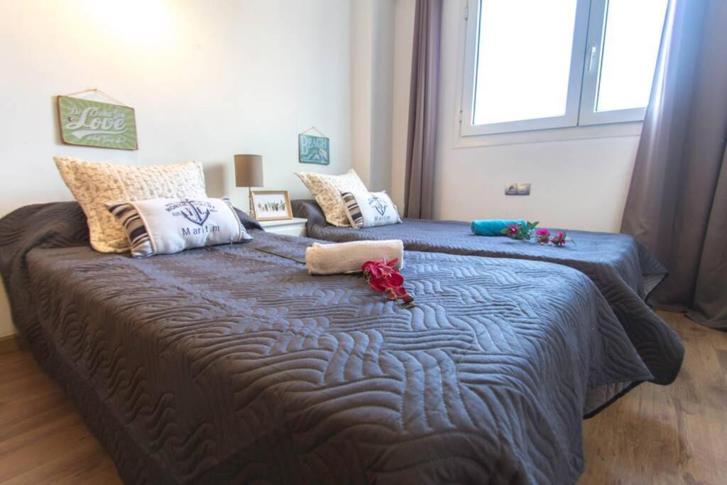 Primera linea de mar. Apartamento turístico Salou Exterior foto