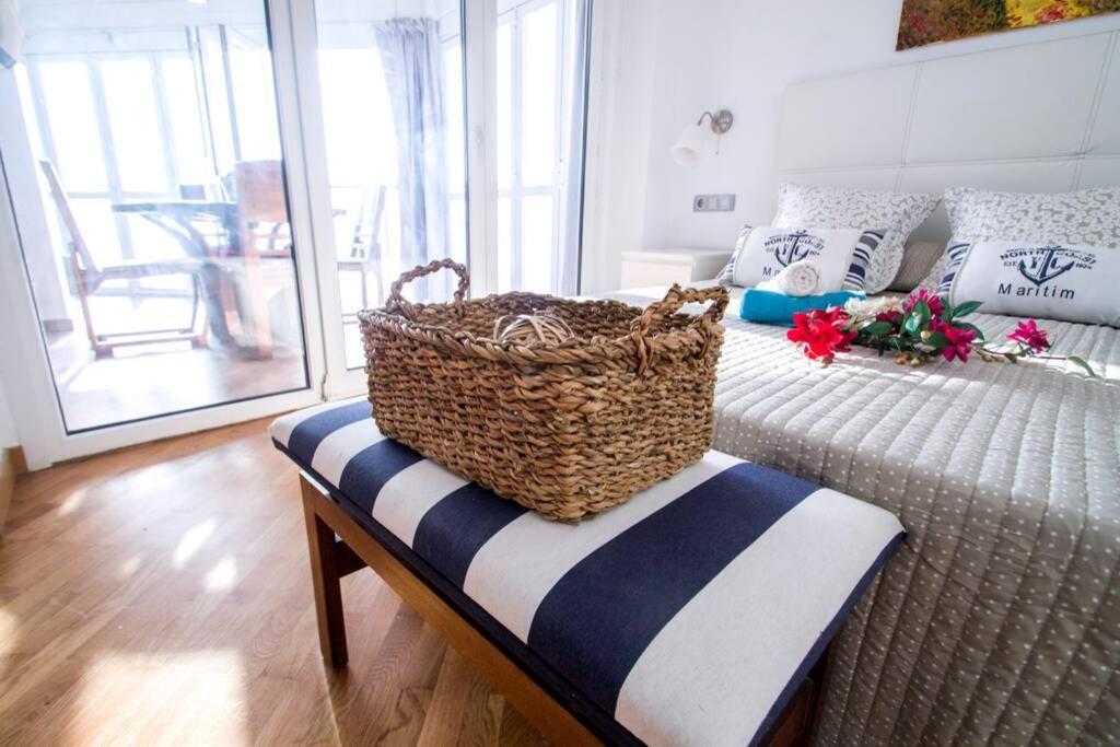 Primera linea de mar. Apartamento turístico Salou Exterior foto