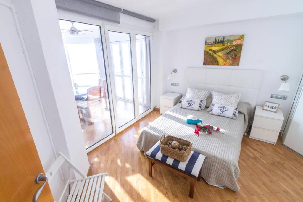 Primera linea de mar. Apartamento turístico Salou Exterior foto
