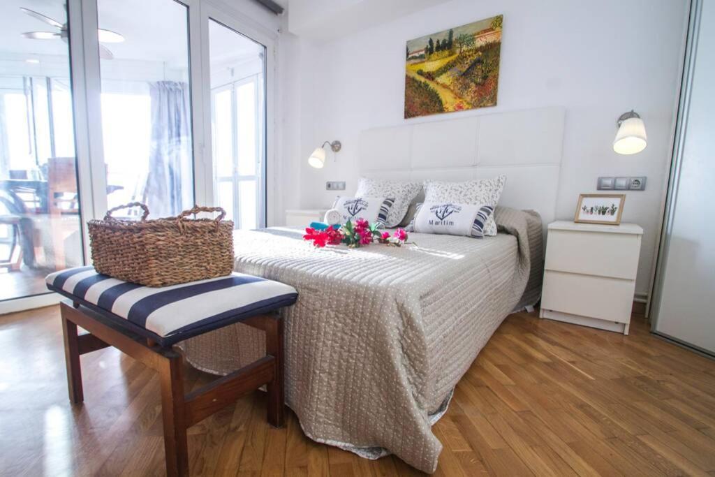 Primera linea de mar. Apartamento turístico Salou Exterior foto